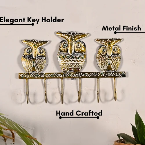 Golden Owl Metal Key Holder – Handcrafted & Hand-Painted Wall Organizer for Home Decor